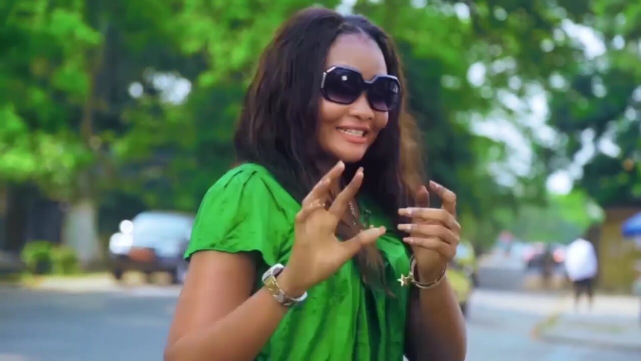 https://kamerlyrics.net/media/5210/germaine-labelle.jpg