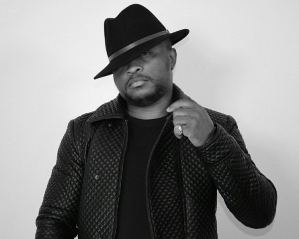 https://kamerlyrics.net/media/5512/xavier-lagaf-de-petit-pays.jpg