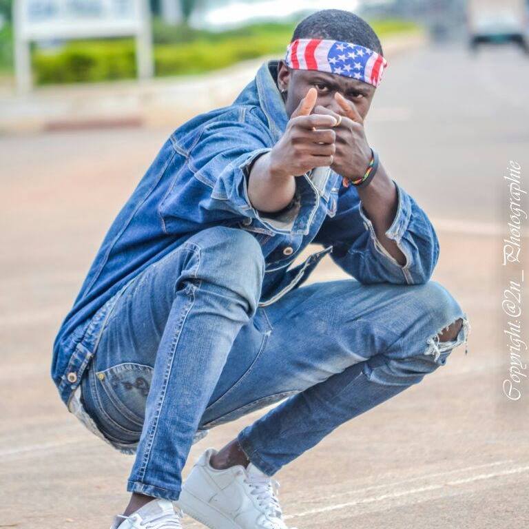 https://kamerlyrics.net/media/5594/mr-mente.jpg