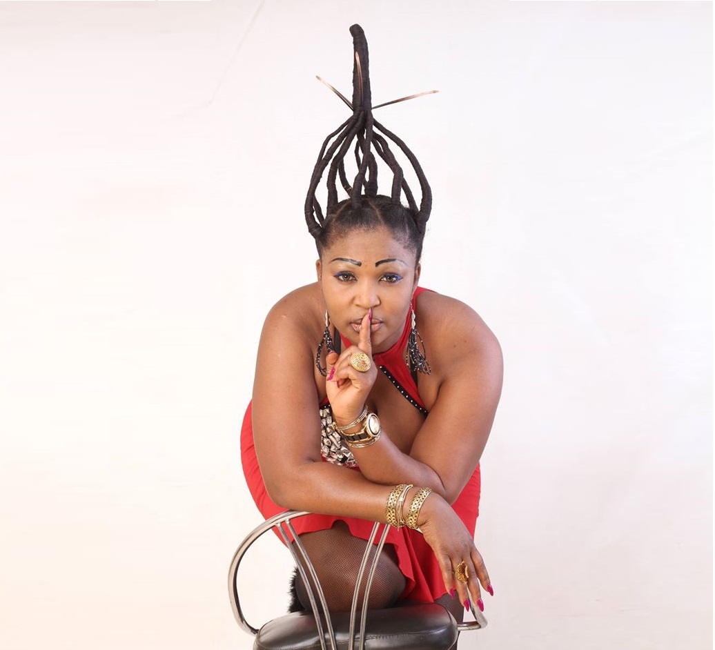 https://kamerlyrics.net/media/5648/jobiz-jocelyne-bizart.jpg