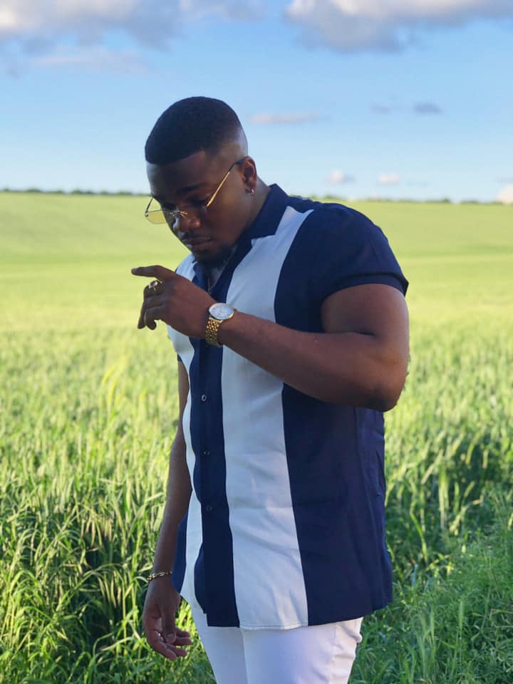 https://kamerlyrics.net/media/5904/tayc.jpg