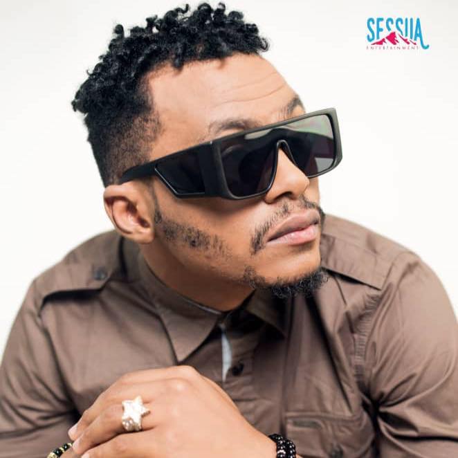 https://kamerlyrics.net/media/5986/bobby-felani.jpg