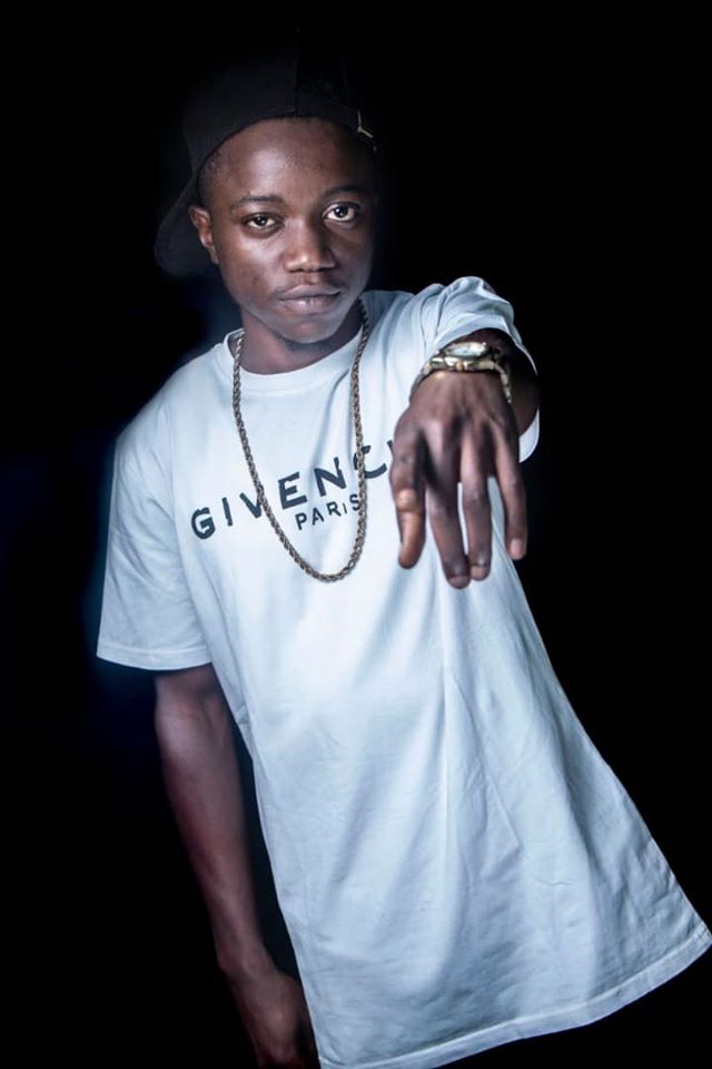 https://kamerlyrics.net/media/5991/d-slyk.jpg