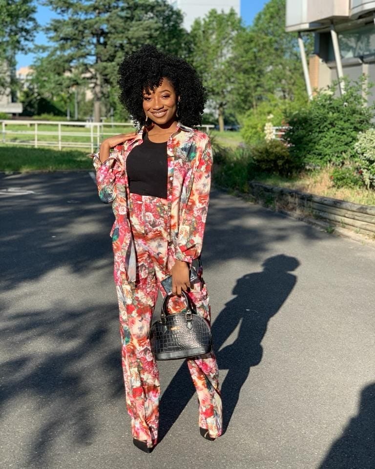 https://kamerlyrics.net/media/6229/katriona-bayemi.jpg