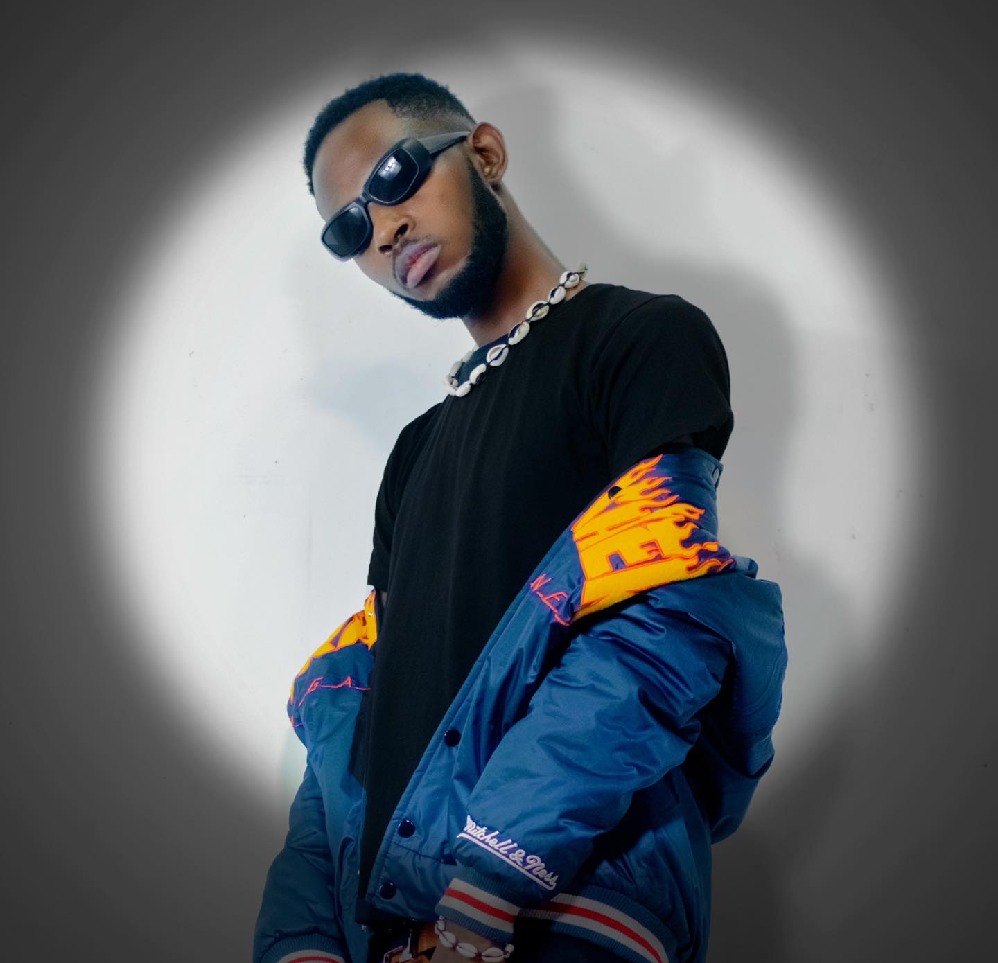 https://kamerlyrics.net/media/6284/hoosni.jpg
