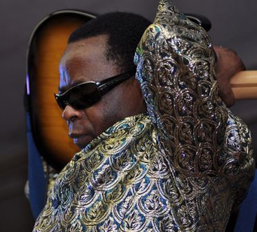 https://kamerlyrics.net/media/7242/si-ka-ti-tala-andre-marie.jpg