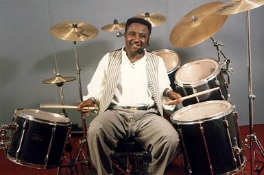 https://kamerlyrics.net/media/8335/onguele-guy-bilon.jpg