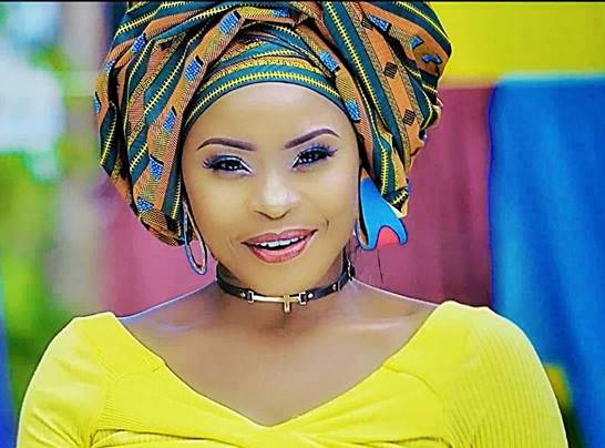 https://kamerlyrics.net/media/8361/bella-mel-b-akwen.jpg