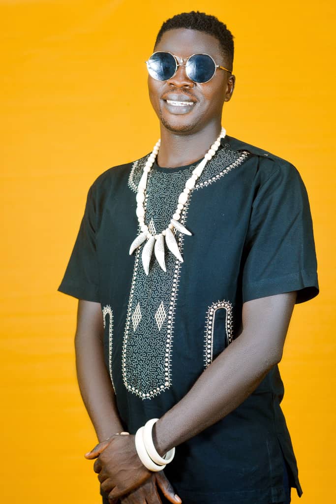 https://kamerlyrics.net/media/8494/liberez-l-afrique-toujours.jpg