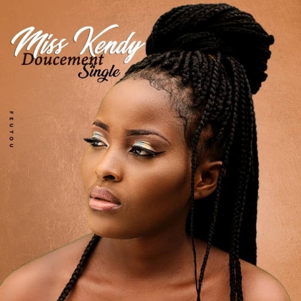 https://kamerlyrics.net/media/8514/doucement-miss-kendy.jpg