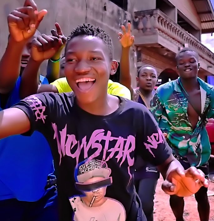 https://kamerlyrics.net/media/9172/c-est-dieu-qui-donne-aristide-mpacko.jpg